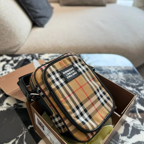 Burberry Vintage Check Bolso cruzado Beige Crossbody