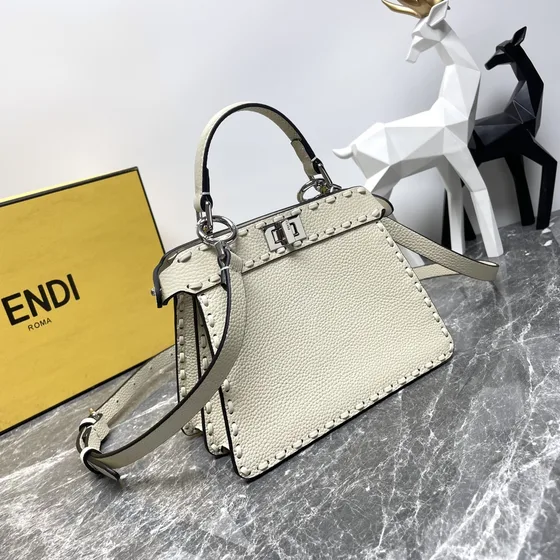 Fendi Peekaboo Iseeu Small Белый Верхняя ручка