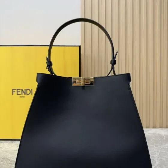 Fendi Peekaboo Iseeu Medium Black Top Handle
