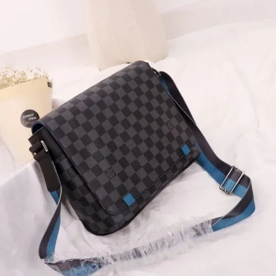 Louis Vuitton District Pm Graphite Blauw Crossbody
