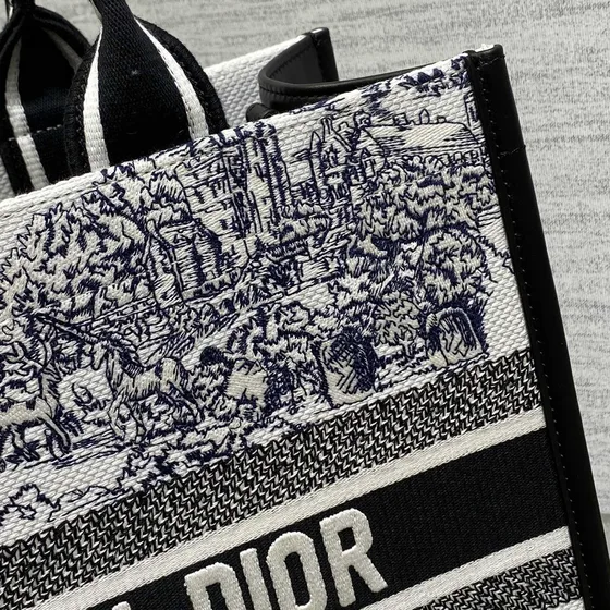 Dior Dior Book Tote Sort And Hvid Shoppertasketur