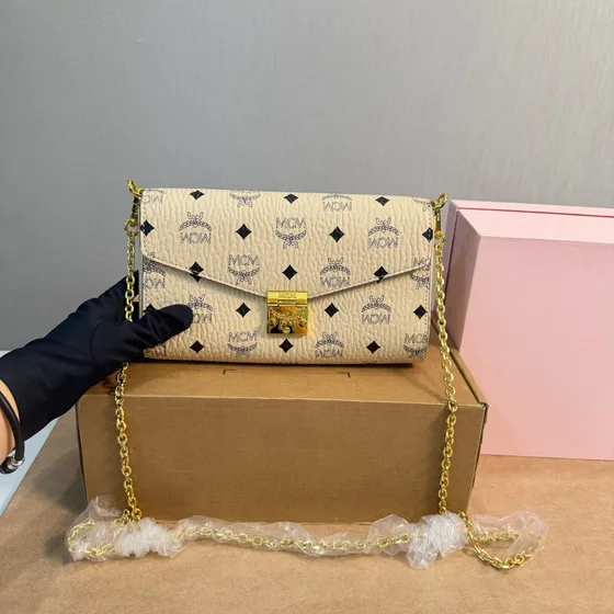 MCM Millie Crossbody Wallet On Chain Hitam Woc