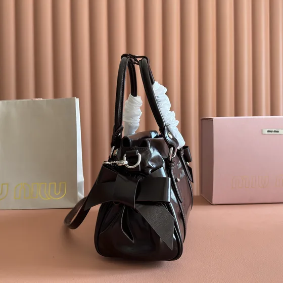 Miu Miu Nappa Кожа Верхняя ручка Bag Чёрный Верхняя ручка