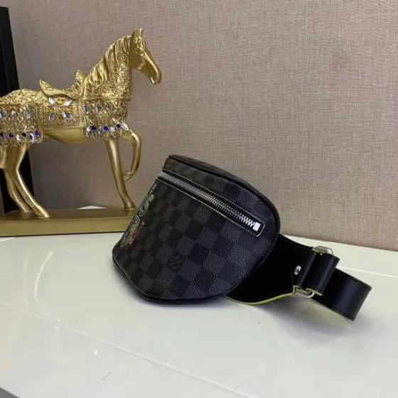 Louis Vuitton Nero Damier Graphite with Multicolore print casual