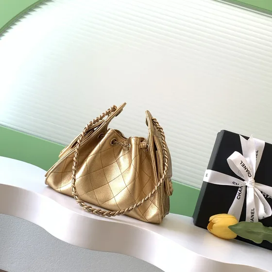 Chanel 25 Small Handtas Goud Schoudertas