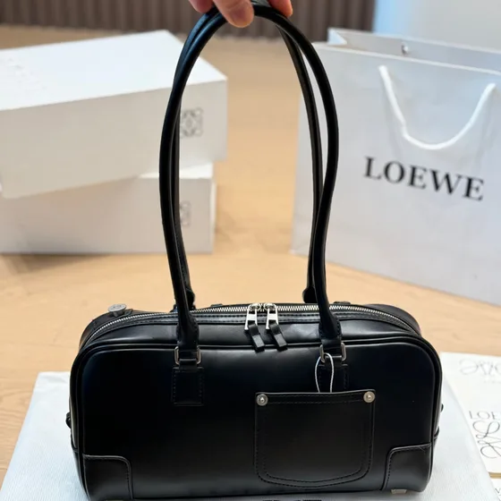 Loewe Amazona 28 Cropped Bag Black 28cm Shoulder Bag