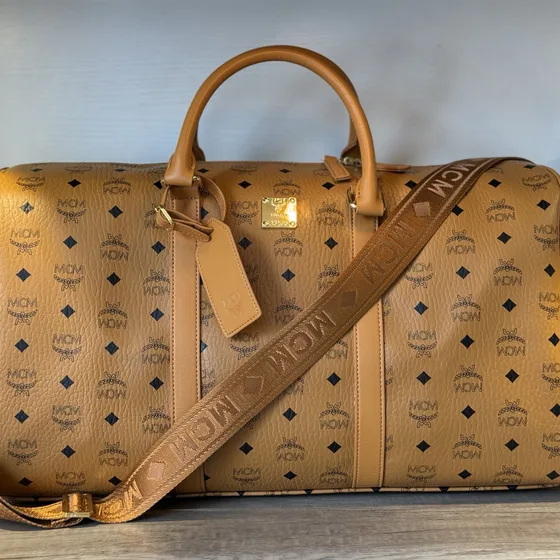 MCM Traveler Weekender Visetos Cognac Asa superior