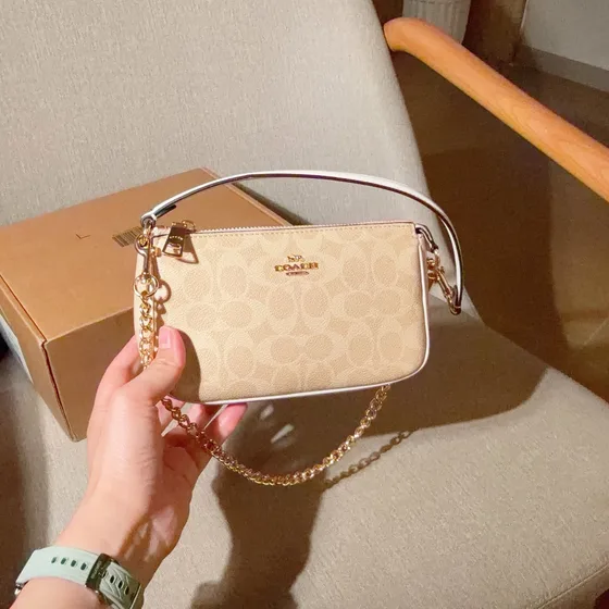 Coach Nolita 19 In Signature Парусина Бежевый Сумка на плечо