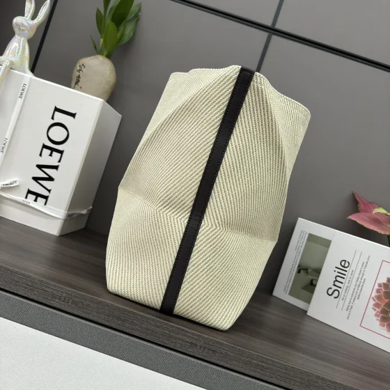 Loewe Puzzle Fold Tote Beige Shoppertasche