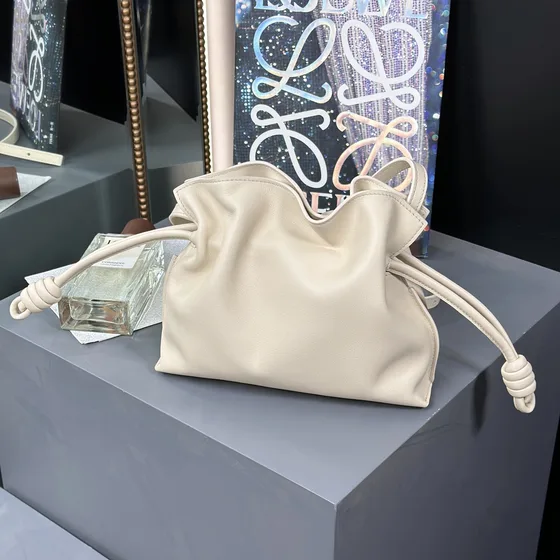 Loewe Flamenco Clutch Branco Clutch