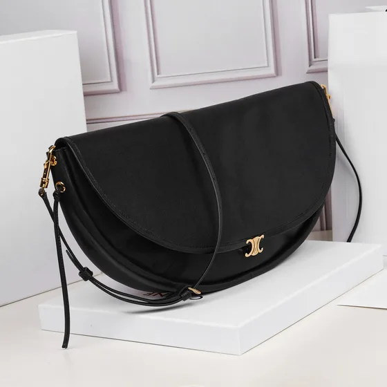 Celine Triomphe Negro Crossbody