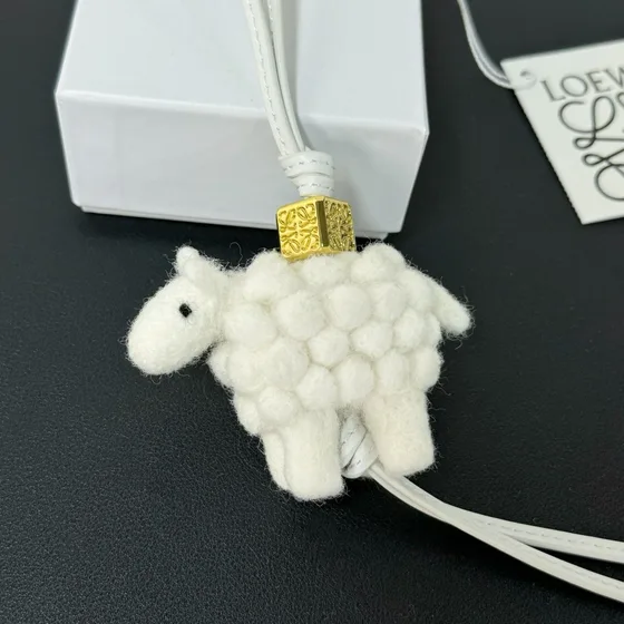 Loewe Sheep Charm In Felt And جلد العجل أبيض Pouch