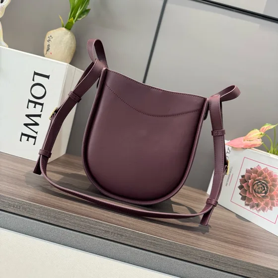 Loewe Small Horseshoe Bag Vintage Morado Crossbody