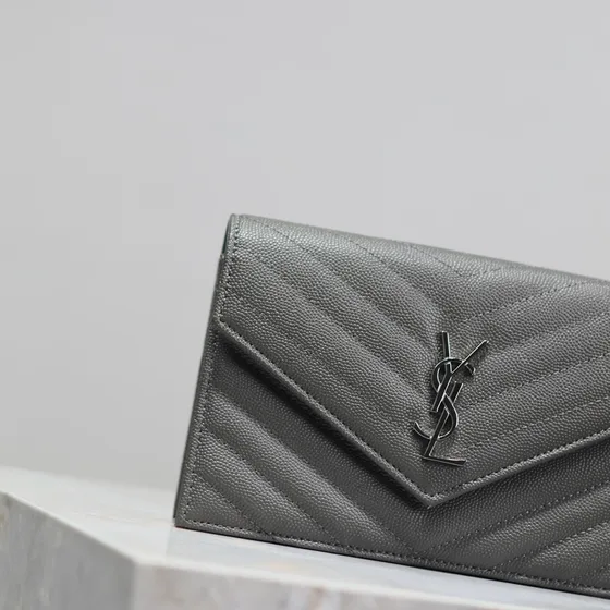 YSL Cassandre Matelassé Envelope Tegnebog On Chain Gray Woc
