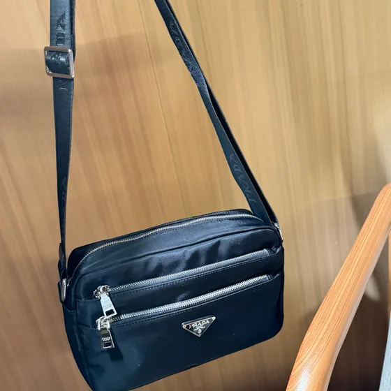 Prada Re-Nailon Bolso bandolera Negro Crossbody