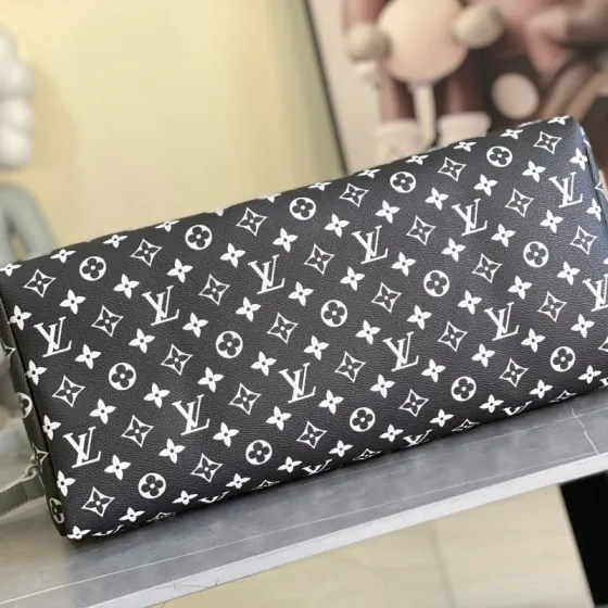Louis Vuitton Keepall Bandouli re 45 Monogram Giant Reverse 45x27x20cm travel