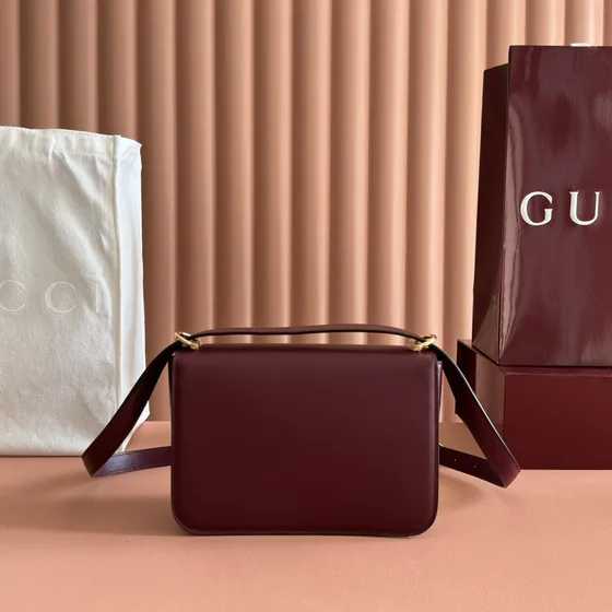 Gucci Gucci Softbit Shoulder Bag สีเบอร์กันดี Shoulder Bag