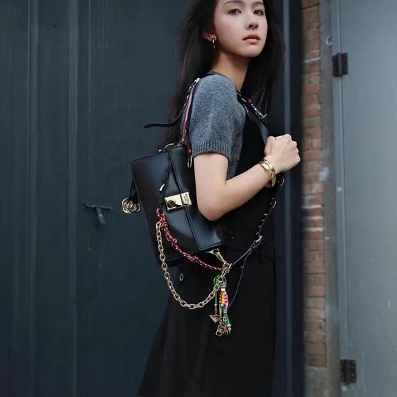 Prada Prada Soft Sound Small Læder Bag With Charms Sort 22*16*8cm Crossbody