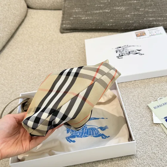 Burberry Vintage Check Drawstring Portaoggetti Beige Crossbody