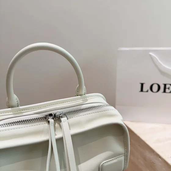 Loewe Re-Edition 2005 Nappa Leder Bovenhandgreep Bag Wit Bovenhandgreep