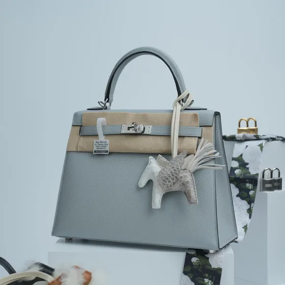 Hermes Kelly Light Blau Henkel