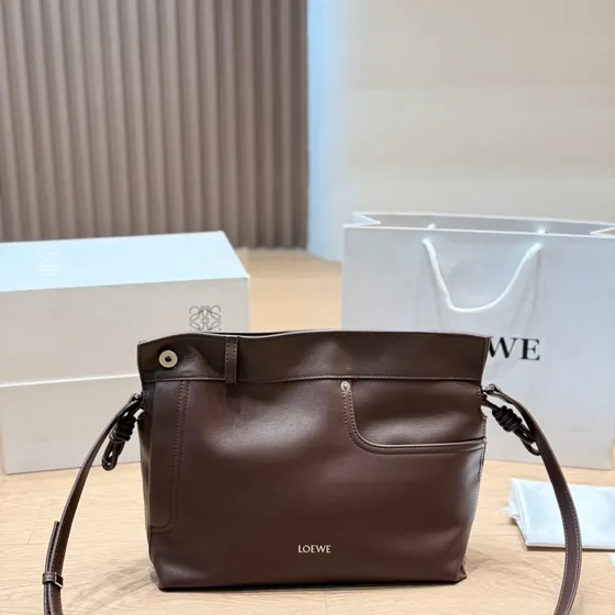 Loewe Flamenco Clutch Brun Skuldertaske