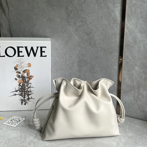 Loewe Flamenco Clutch Putih Clutch
