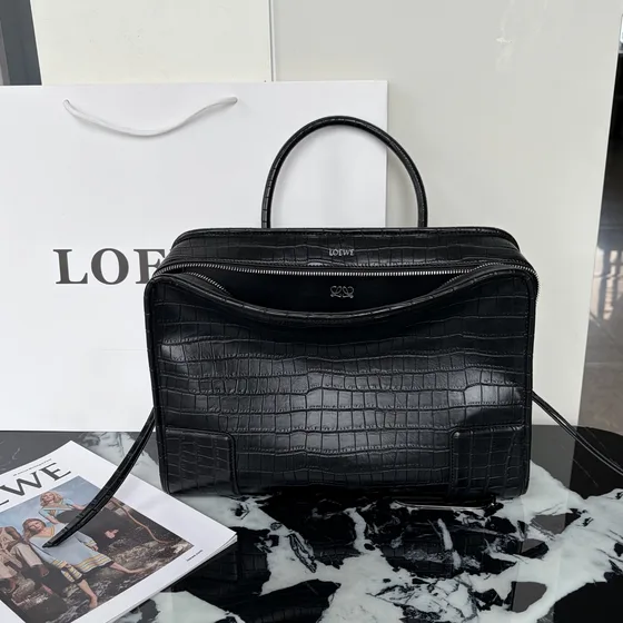 Loewe Amazona Black Top Handle