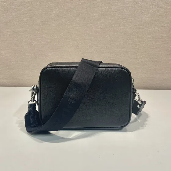 Prada Saffiano Cuir Sac épaule With Pochette Noir Crossbody