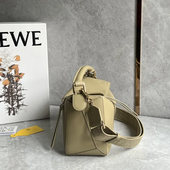 Loewe Puzzle Bag Beige Top Handle