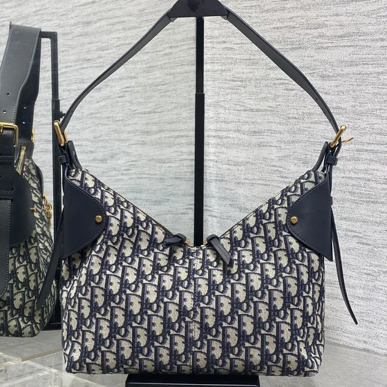 Dior Dior New Lock Hobo Bag Bege And Azul-marinho Azul Hobo