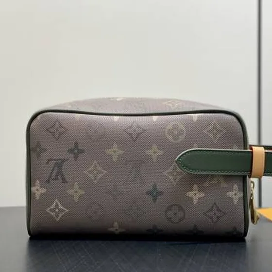 Louis Vuitton M26963 Monogram Surplus 13 x 12 x 23 cm travel