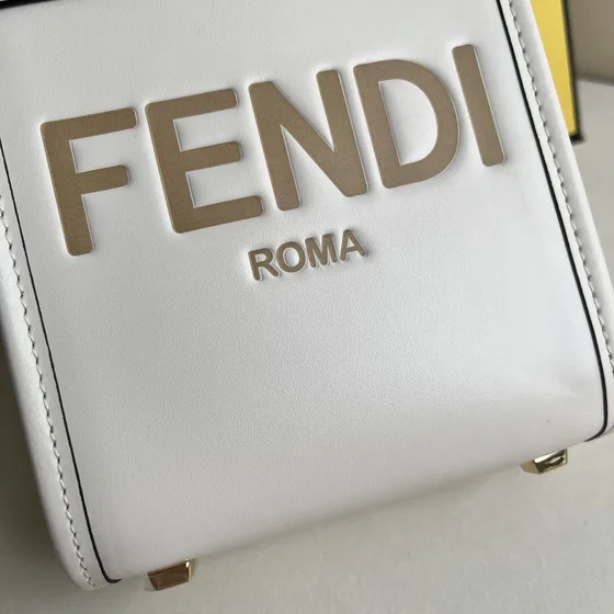 Fendi Sunshine Mini Shopper สีขาว Top Handle