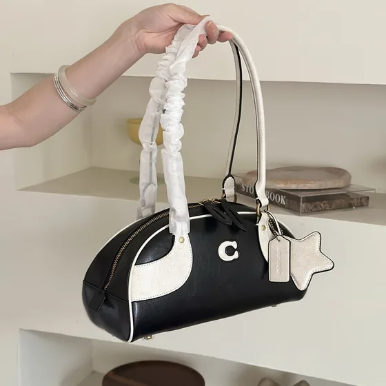 Coach Semi-Rounded Bolso bandolera With Star Charm Negro And Blanco Bolso bandolera