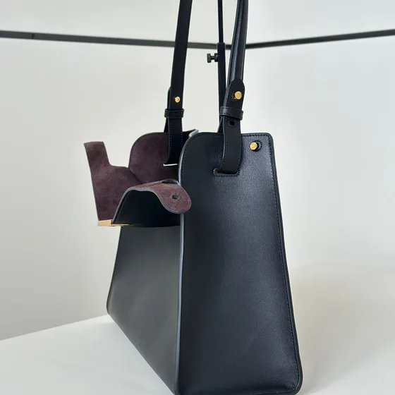 Fendi Peekaboo X-Lite สีดำ Shoulder Bag