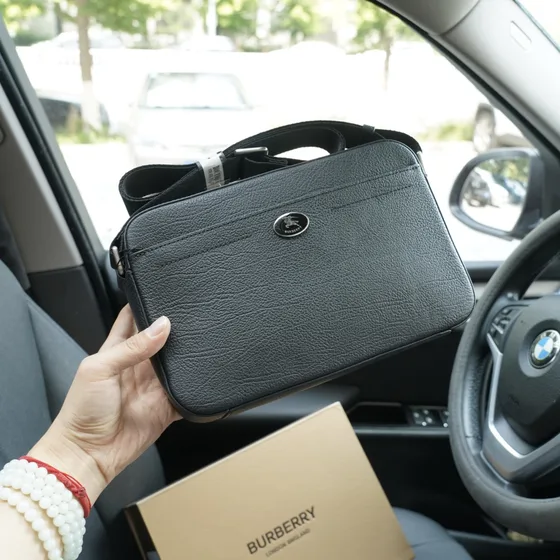 Burberry Horseferry Check Bolso cruzado Negro Crossbody