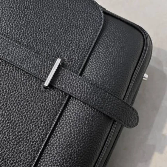 Hermes Pasta Preto business