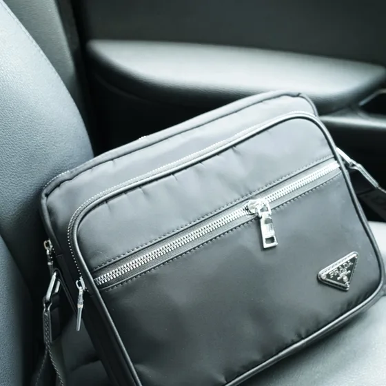 Prada Re-Nylon Saffiano Pelle Borsa a spalla Nero Crossbody