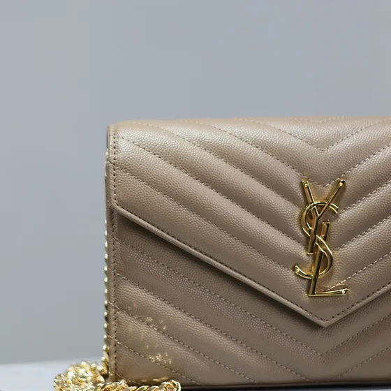 YSL Cassandre Envelope Chain Tegnebog Dark Beige Woc