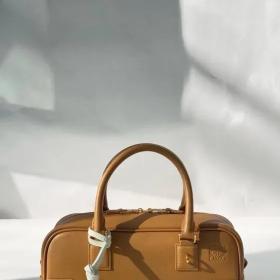 Loewe Amazona 23 Warm Desert 23 18 9 Top Handle