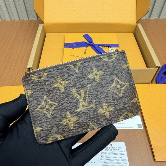 Louis Vuitton M81881 Brun/Rød Card Holder