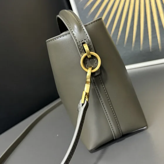 YSL Le 37 Mini Bolso cubo Musk Verde 15×18×9cm Bolso cubo