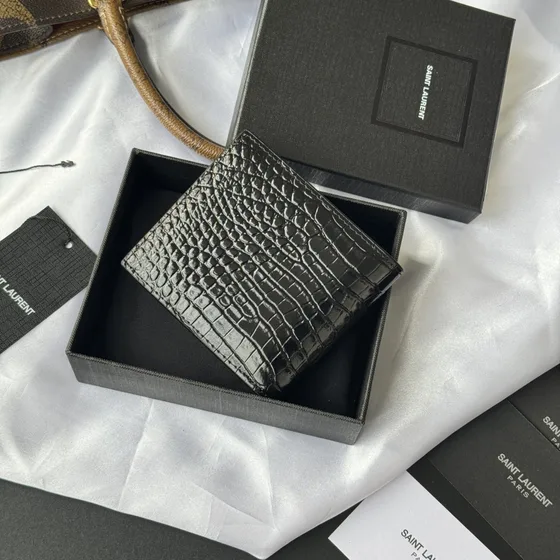 YSL Tiny Cassandre East/West Portafoglio In Crocodile-Embossed Leathe Nero Portafoglio