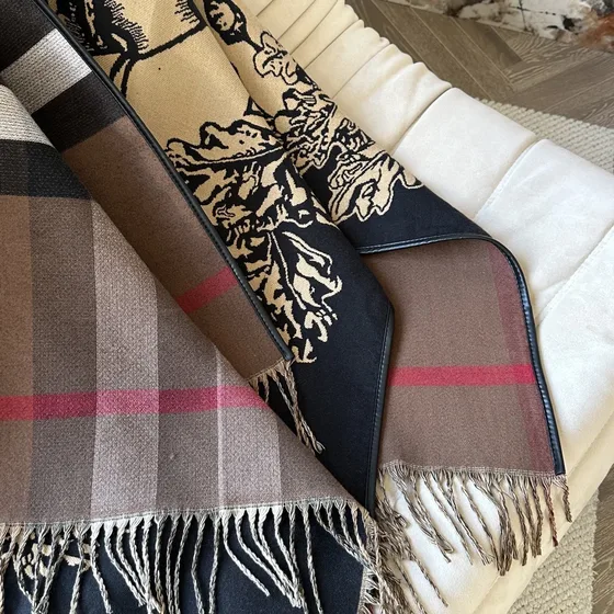Burberry Equestrian Knight Check Cashmere Scarf Beige/Marrón/Negro