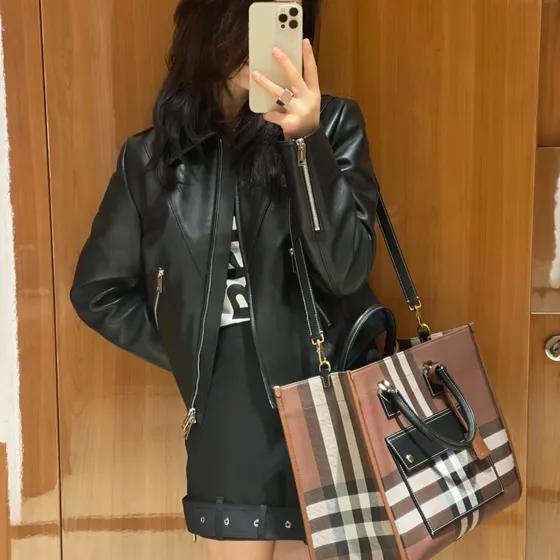 Burberry Freya Tote Dark Birch Bruin Check 25cm Tote tas