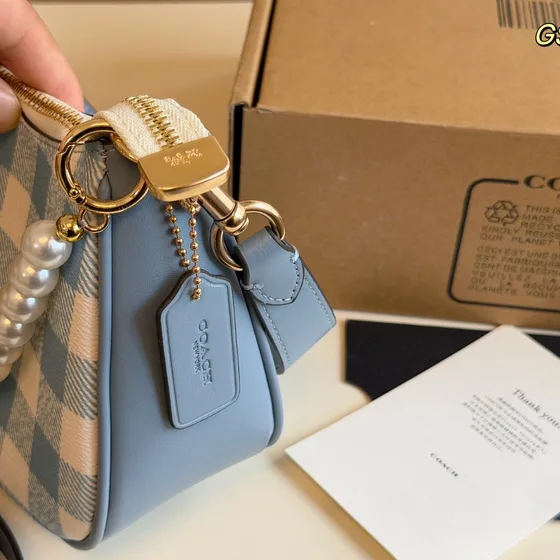 Coach Light أزرق/أبيض Gingham Shoulder Bag