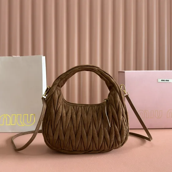 Miu Miu Wander Matelassé Wildleder Hobo Bag Braun Hobo