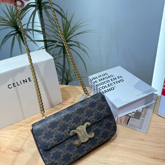 Celine Triomphe Doek Chain Flap tas Tan Flap tas