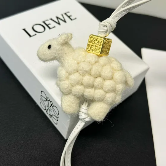 Loewe Sheep Felt Charm Blanc Pochette