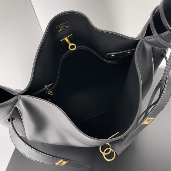 Balenciaga Bel Air Hobo Bag Чёрный Hobo
